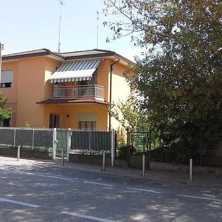 Al Sole Nyaraló